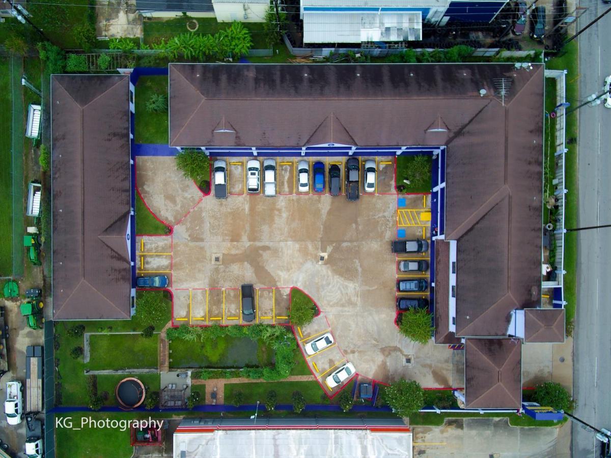 Scottish Inn And Suites Houston-Jones Road Dış mekan fotoğraf
