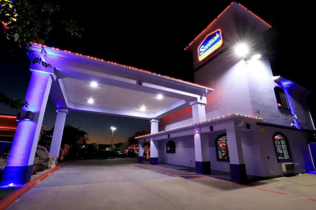 Scottish Inn And Suites Houston-Jones Road Dış mekan fotoğraf